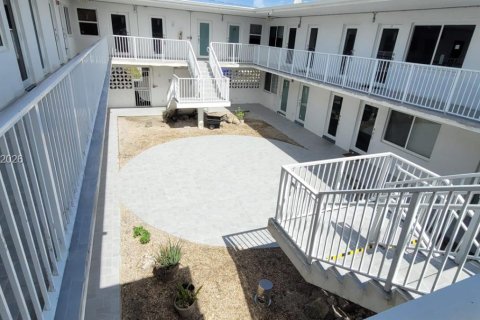 Copropriété à louer à Hollywood, Floride: 1 chambre, 59.46 m2 № 2069960 - photo 22