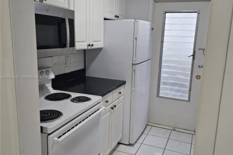 Copropriété à louer à Hollywood, Floride: 1 chambre, 59.46 m2 № 2069960 - photo 8
