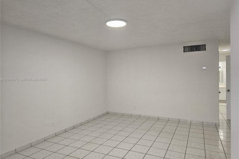 Copropriété à louer à Hollywood, Floride: 1 chambre, 59.46 m2 № 2069960 - photo 3