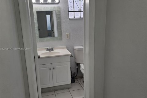 Copropriété à louer à Hollywood, Floride: 1 chambre, 59.46 m2 № 2069960 - photo 13