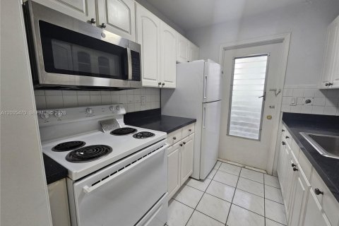 Copropriété à louer à Hollywood, Floride: 1 chambre, 59.46 m2 № 2069960 - photo 7
