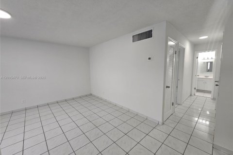 Copropriété à louer à Hollywood, Floride: 1 chambre, 59.46 m2 № 2069960 - photo 5