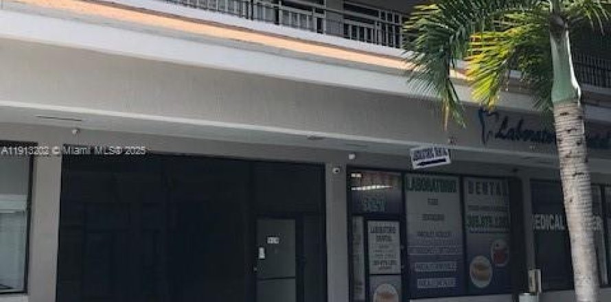 Propiedad comercial en Miami, Florida № 1969678