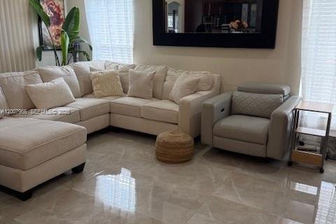 House in Port St. Lucie, Florida 3 bedrooms, 186.08 sq.m. № 2072805 - photo 8