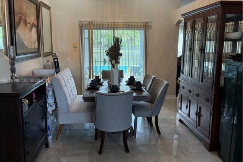 House in Port St. Lucie, Florida 3 bedrooms, 186.08 sq.m. № 2072805 - photo 7