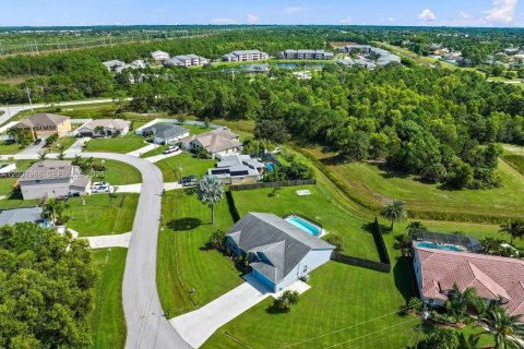 House in Port St. Lucie, Florida 3 bedrooms, 186.08 sq.m. № 2072805 - photo 21