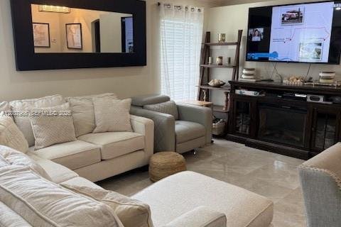 House in Port St. Lucie, Florida 3 bedrooms, 186.08 sq.m. № 2072805 - photo 9