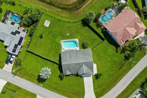 House in Port St. Lucie, Florida 3 bedrooms, 186.08 sq.m. № 2072805 - photo 19
