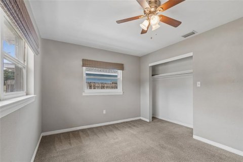 House in Seminole, Florida 3 bedrooms, 164.44 sq.m. № 2225436 - photo 30