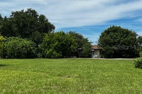 Commercial property in Nokomis, Florida 69.49 sq.m. № 914533 - photo 1