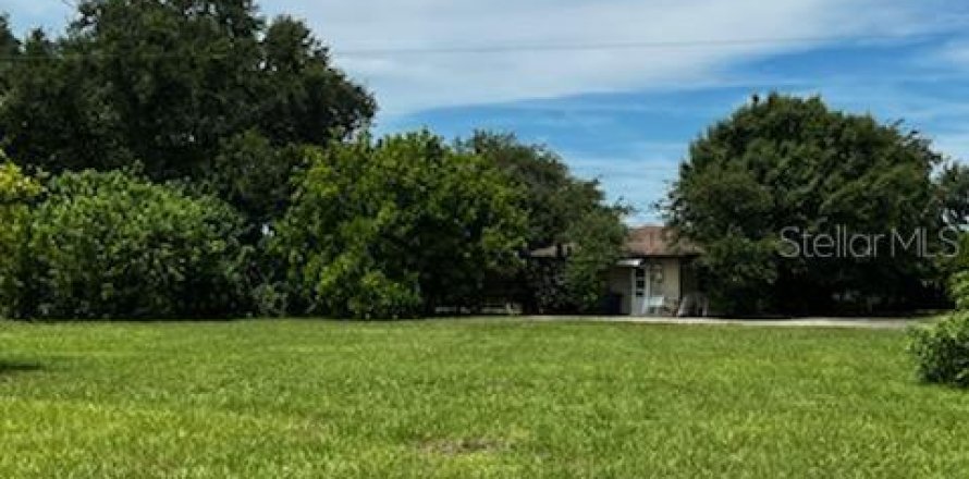 Commercial property in Nokomis, Florida 69.49 sq.m. № 914533