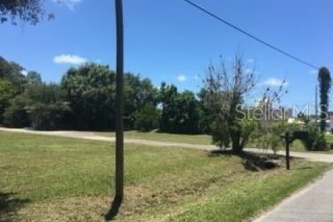 Commercial property in Nokomis, Florida 69.49 sq.m. № 914533 - photo 8