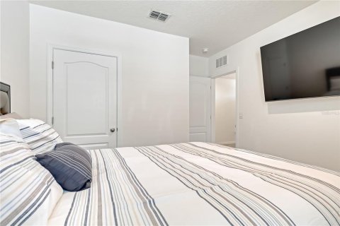 House in Kissimmee, Florida 4 bedrooms, 171.5 sq.m. № 1667153 - photo 16