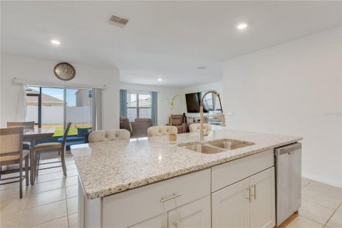 House in Kissimmee, Florida 4 bedrooms, 171.5 sq.m. № 1667153 - photo 4