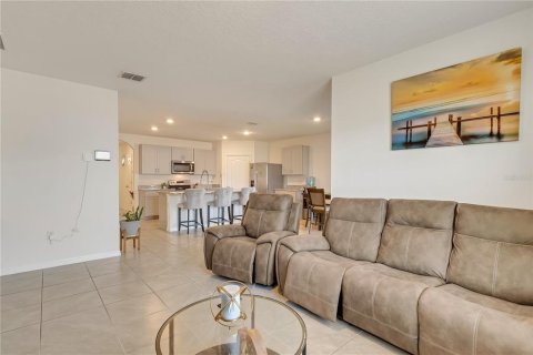 House in Kissimmee, Florida 4 bedrooms, 171.5 sq.m. № 1667153 - photo 8