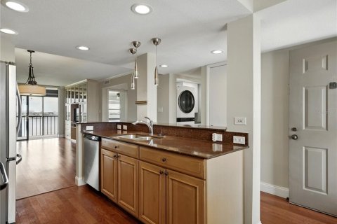 Condo in South Pasadena, Florida, 2 bedrooms  № 1810872 - photo 22