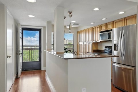 Condo in South Pasadena, Florida, 2 bedrooms  № 1810872 - photo 17