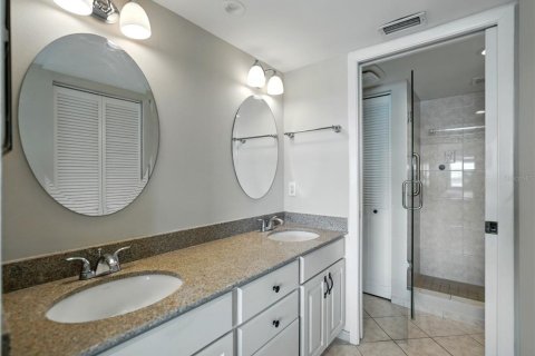 Condo in South Pasadena, Florida, 2 bedrooms  № 1810872 - photo 27