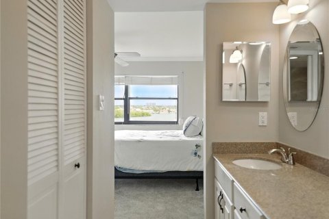 Condo in South Pasadena, Florida, 2 bedrooms  № 1810872 - photo 29