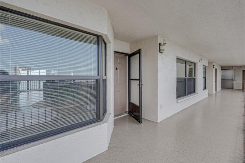 Condo in South Pasadena, Florida, 2 bedrooms  № 1810872 - photo 13
