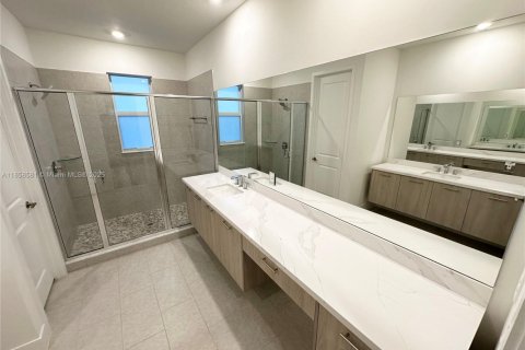 House in Davie, Florida 5 bedrooms, 367.71 sq.m. № 1882111 - photo 17