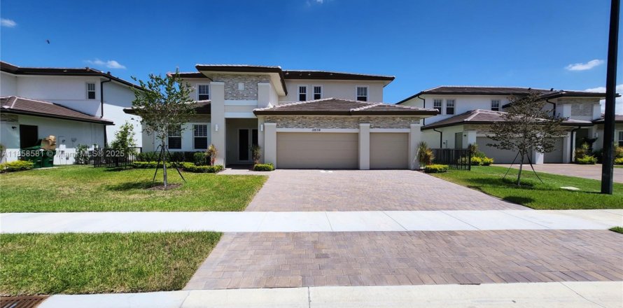 House in Davie, Florida 5 bedrooms, 367.71 sq.m. № 1882111