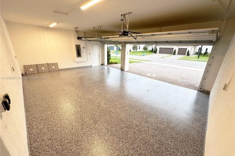 House in Davie, Florida 5 bedrooms, 367.71 sq.m. № 1882111 - photo 29