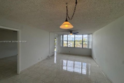 Снять в аренду кондоминиум в Холливуд, Флорида 1 спальня, 72.46м2, № 2031120 - фото 5