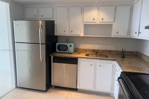 Снять в аренду кондоминиум в Холливуд, Флорида 1 спальня, 72.46м2, № 2031120 - фото 6