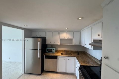 Снять в аренду кондоминиум в Холливуд, Флорида 1 спальня, 72.46м2, № 2031120 - фото 7