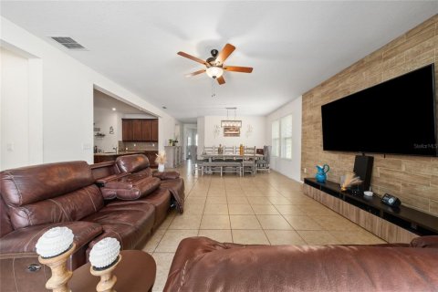 Casa en venta en Kissimmee, Florida, 4 dormitorios, 202.16 m2 № 2225573 - foto 25