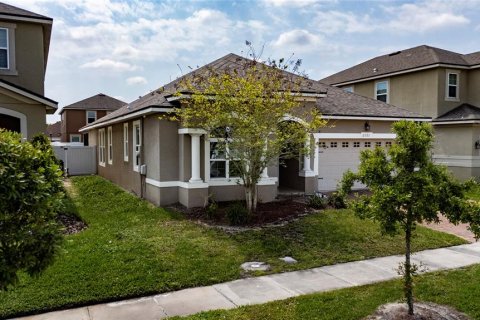 Casa en venta en Kissimmee, Florida, 4 dormitorios, 202.16 m2 № 2225573 - foto 3