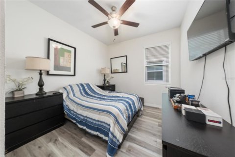 Casa en venta en Kissimmee, Florida, 4 dormitorios, 202.16 m2 № 2225573 - foto 18