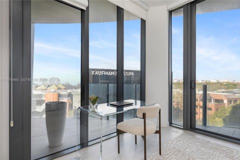 Copropriété à vendre à Miami, Floride: 2 chambres, 102.84 m2 № 2044678 - photo 25