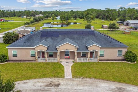 Casa en venta en Orlando, Florida, 6 dormitorios, 560.39 m2 № 1844499 - foto 1