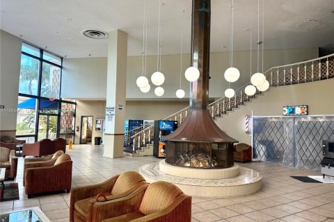 Купить кондоминиум в Халландейл-Бич, Флорида 1 спальня, 29.73м2, № 1897176 - фото 9