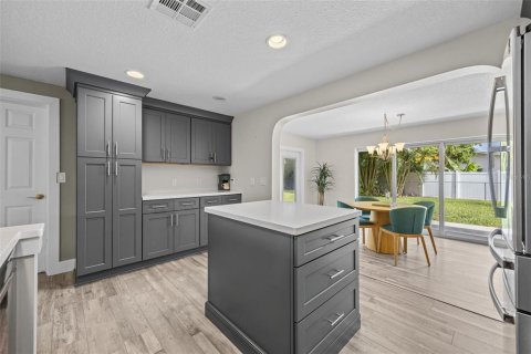 House in Fort Myers, Florida 3 bedrooms, 120.68 sq.m. № 2321145 - photo 18