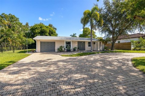 Casa en Fort Myers, Florida 3 dormitorios, 120.68 m2 № 2321145