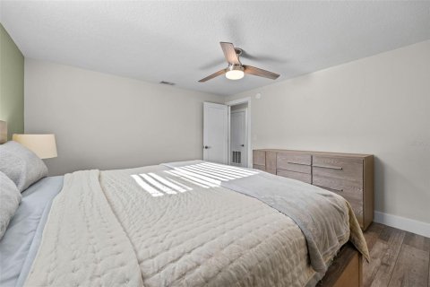 House in Fort Myers, Florida 3 bedrooms, 120.68 sq.m. № 2321145 - photo 23