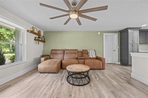 House in Fort Myers, Florida 3 bedrooms, 120.68 sq.m. № 2321145 - photo 9