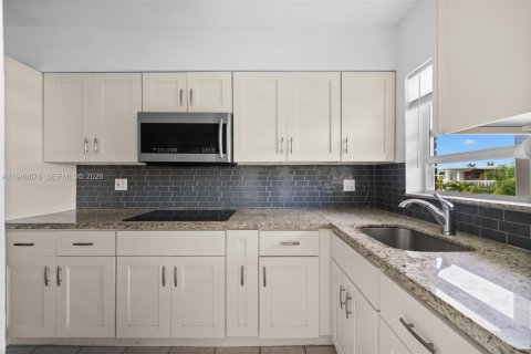 Copropriété à vendre à Hallandale Beach, Floride: 1 chambre, 60.39 m2 № 2006139 - photo 2