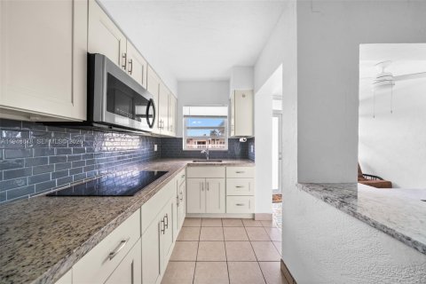 Copropriété à vendre à Hallandale Beach, Floride: 1 chambre, 60.39 m2 № 2006139 - photo 3
