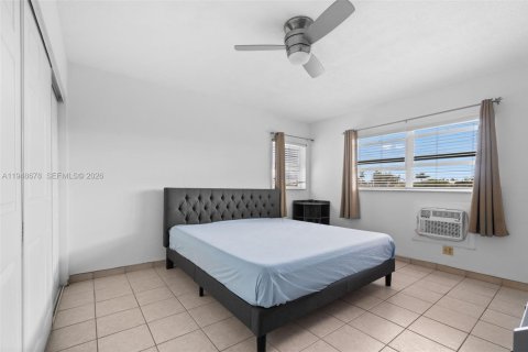 Copropriété à vendre à Hallandale Beach, Floride: 1 chambre, 60.39 m2 № 2006139 - photo 4
