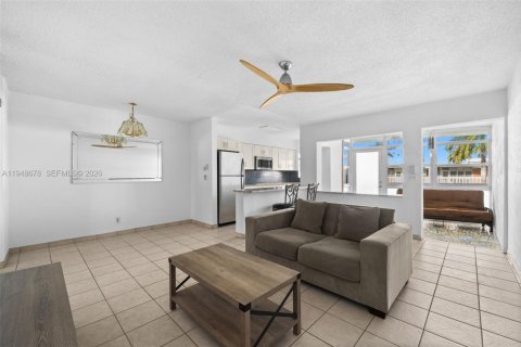 Copropriété à vendre à Hallandale Beach, Floride: 1 chambre, 60.39 m2 № 2006139 - photo 9