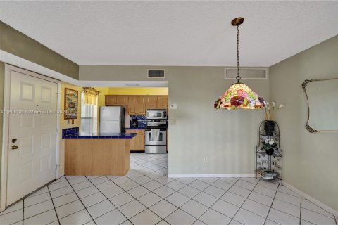 Copropriété à vendre à Pembroke Pines, Floride: 2 chambres, 79.9 m2 № 1454227 - photo 9