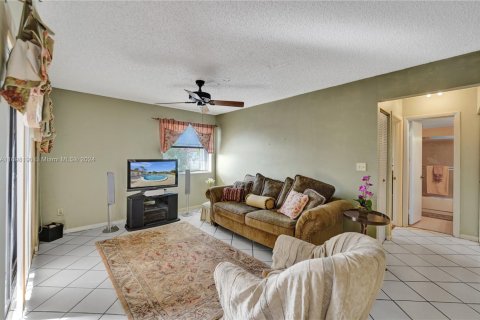 Copropriété à vendre à Pembroke Pines, Floride: 2 chambres, 79.9 m2 № 1454227 - photo 6