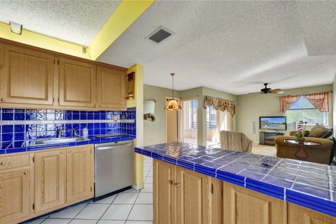 Copropriété à vendre à Pembroke Pines, Floride: 2 chambres, 79.9 m2 № 1454227 - photo 14