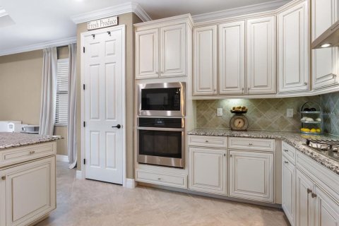 House in LAKEWOOD NATIONAL in Bradenton, Florida 4 bedrooms, 210.89 sq.m. № 1918594 - photo 10
