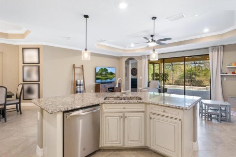 House in LAKEWOOD NATIONAL in Bradenton, Florida 4 bedrooms, 210.89 sq.m. № 1918594 - photo 12