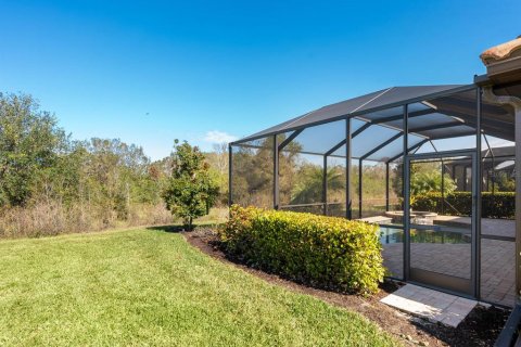 House in LAKEWOOD NATIONAL in Bradenton, Florida 4 bedrooms, 210.89 sq.m. № 1918594 - photo 22